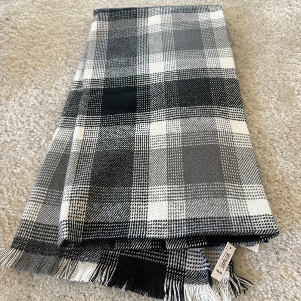 GAP Monochrome Checkered Scarf